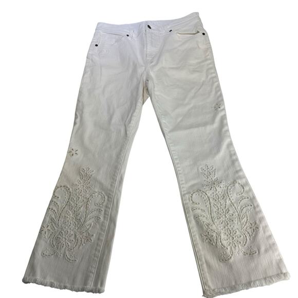 Johnny Was Cropped Baby Boot White Jeans women Flowers Eyelet size 32 - Picture 1 of 12
